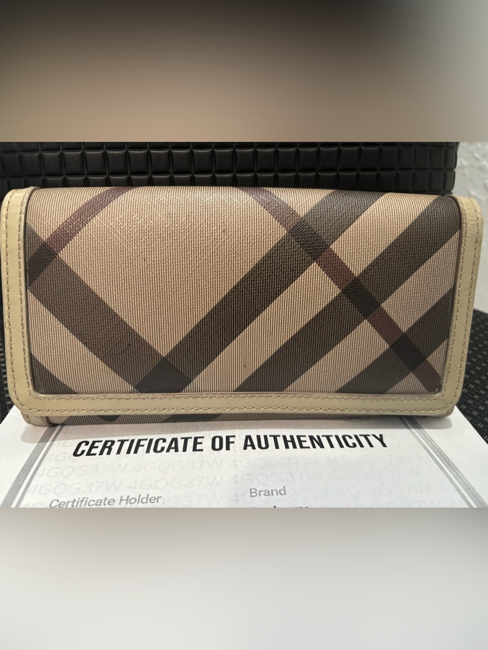 Authentic Burberry Beige Plaid Women's Wallet - Classic Check Design - Picture 10 of 10